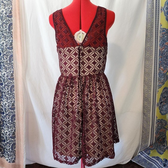 CITY TRENDS Maroon Lace with Creme Brown lining Sleeveless Dress Size 11 - Picture 5 of 7